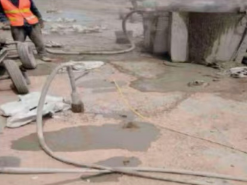 双清水泥混凝土路面板底注浆技术 路面脱空注浆整治方案